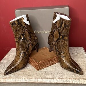 Franco Sarto Tan Snake Print 2.3 “Heel Boots Zip Pointed Toe Leather Snakeskin